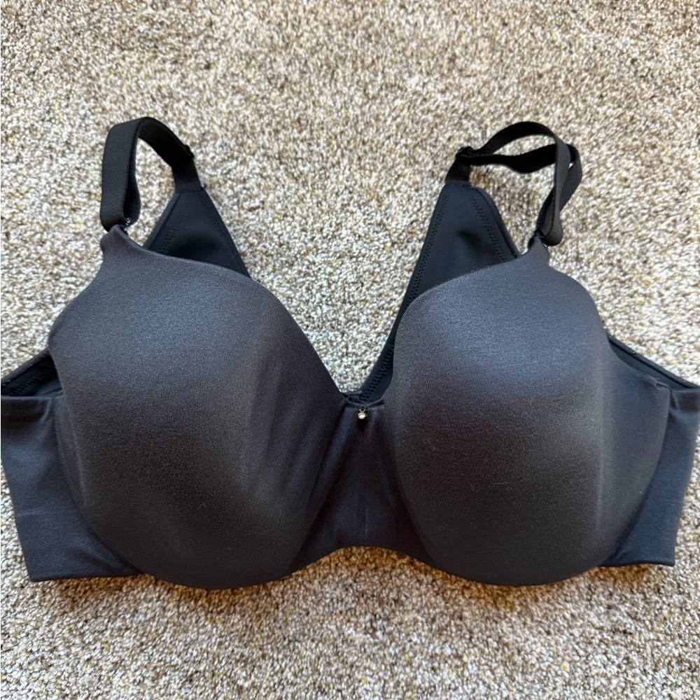 Women's Black back smoothing bra